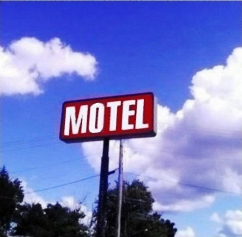 Dry Ridge Motor Inn Екстериор снимка