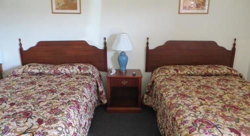 Dry Ridge Motor Inn Екстериор снимка