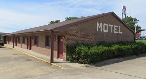 Dry Ridge Motor Inn Екстериор снимка