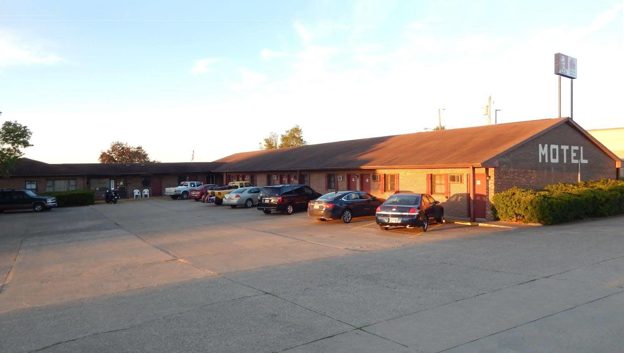 Dry Ridge Motor Inn Екстериор снимка